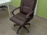 СРОЧНО Продается БУ офисная мебель Стол и 4 Кресла, фотография 2