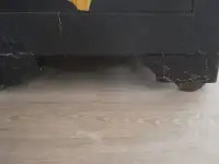 Сейф металлический на колесиках, удобно передвигать с помещении, бывший в употреблении, в отличном состоянии, фотография 2