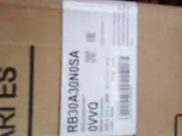 Продам новый холодильник самсунг