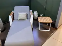 Абсолютно новый шезлонг