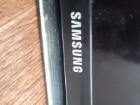 Продаю телевизор на запчасти, город Шахтинск.Телевизор хороший, единственное это не сильно повреждён экран., фотография 2