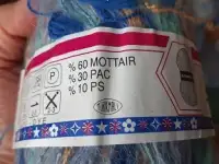 Продам новую пряжу мохер 3 мотка и шапку, фотография 2