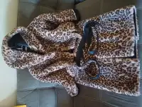 Продам новую дубленку-шубу двустороннюю. Новая продаю т.к нужны деньги. Новая ни разу не одевала., фотография 2