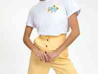 Белая футболка с украинским принтом