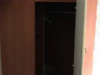 Продам 4-х дверный шкаф   с зеркальной вставкой + с угловым шкафом, фотография 4