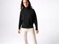 Шерстяной женский свитер lacoste