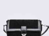 Сумка-багет с замшевой вставкой