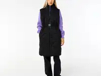 Женский стеганый удлинённый жилет lacoste