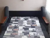 Диван в отличном состоянии двух спальный раздвижной. Покрывало по размеру прелагается вместе. Внизу два ящика., фотография 3