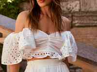 Молочный кроп-топ из натурального хлопка