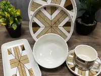 Белая чайно столовая посуда с карамельным орнаментом Vassila