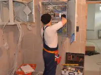 Услуги электрика профессионала.