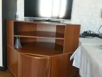 Продам тумбочку угловую под телевизор, фотография 2