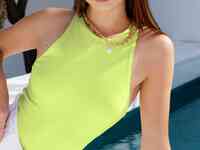 Салатовый кроп-топ
