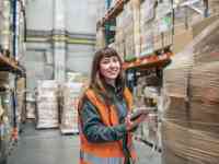 требуются завхоз и кладовщик