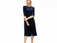 Женское платье lacoste с круглым вырезом