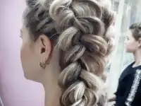 Маникюр, плетение волос, прически, фотография 6