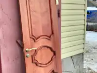 Деревянные двери