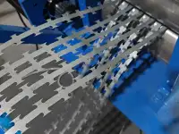 Линия для изготовления колючей проволоки из ленты, фотография 3