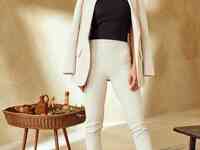 Базовые светлые брюки