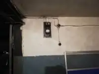 Подземный гараж со смотровой канавой в центре города, фотография 2