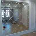 Изготовление душевых кабин и цельностеклянных перегородок. Изделия из зеркала.