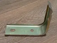 Кронштейн переднего бампера LADA