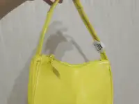 Продается женская красивая и удобная сумка