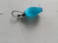 Продам красивые серёжки с камнем 