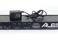 Легендарный Alesis Midiverb II с блоком питания в хорошем состоянии, фотография 2