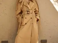 Плащ двубортный в бежевом цвете