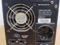 Источник бесперебойного питания SVC PT-1K-LCD, фотография 2