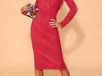 Яркое замшевое платье