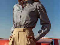 Льняная рубашка небесного оттенка