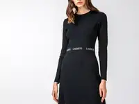 Платье lacoste с круглым вырезом и длинными рукавами