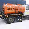 Автогудронатор АГ-2,5 с цистерной для дозаправки катков