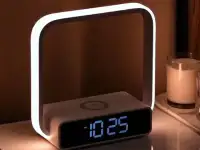 LED-светильник с RGB-подсветкой и беспроводной зарядкой, фотография 8