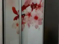 Шкаф купе из темного дерева с стеклянным фасадом в виде вишневой сакуры бу, фотография 2