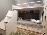 Продам срочно  двухярусную кровать Ривьера, фотография 2