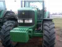 Трактор John Deere 8300
