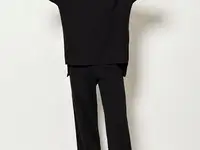 Черный брючный костюм из трикотажа