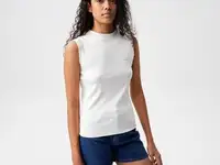 Женская футболка lacoste slim fit