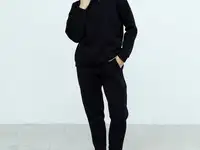 Черный костюм из ворсистого трикотажа