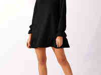 Черное романтичное платье из замши