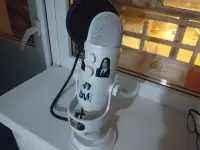 USB микрофон Blue Yeti белый, фотография 3