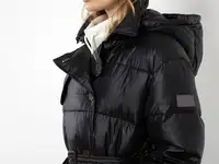 Пальто на молнии с капюшоном на кнопках vassa&co