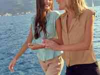 Бежевая блуза на пуговицах