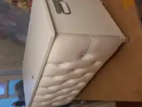 Продаю Сундуки пуфики . Делаю на заказ мебели и реставрирую старые Сундуки диваны кресла, фотография 3