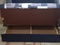 Диван в отличном состоянии двух спальный раздвижной. Покрывало по размеру прелагается вместе. Внизу два ящика., фотография 4