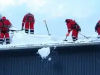 Очистка крыш от снега и наледи, фотография 4